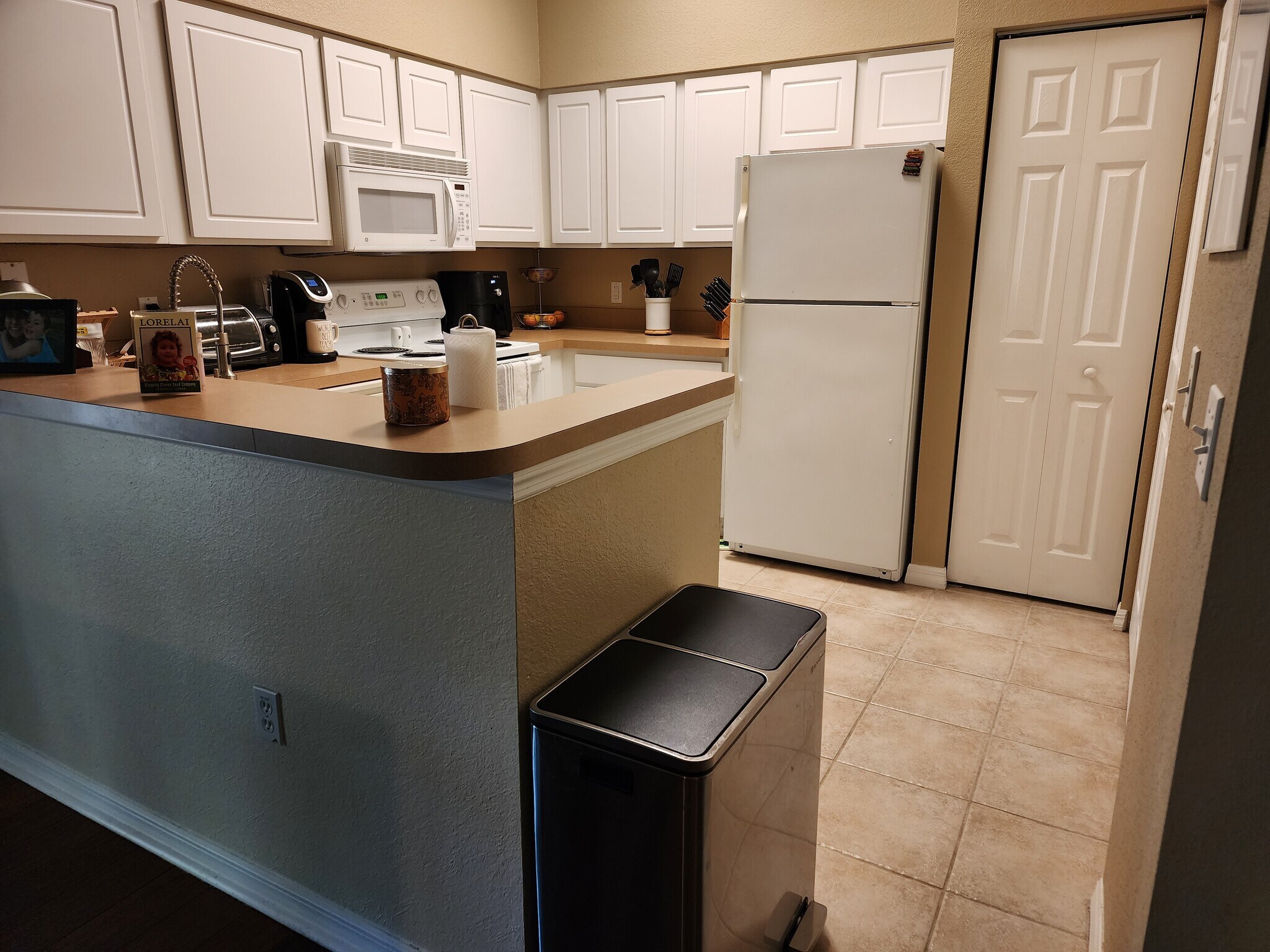 Kitchen - 4833 SW 91st Ter