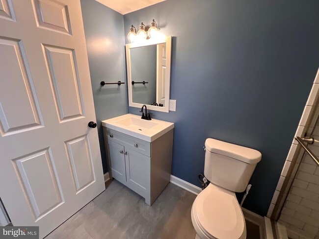 Building Photo - 5925 Vernons Oak Ct