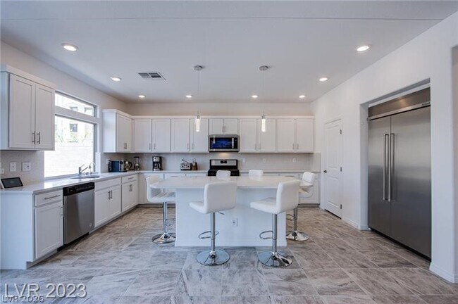 Building Photo - 8307 Red Lily St