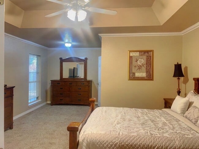Building Photo - RENTAL Fully Furnished 4 bedroom home