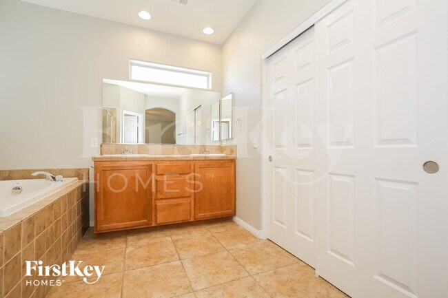 Building Photo - 6229 Green Heron St