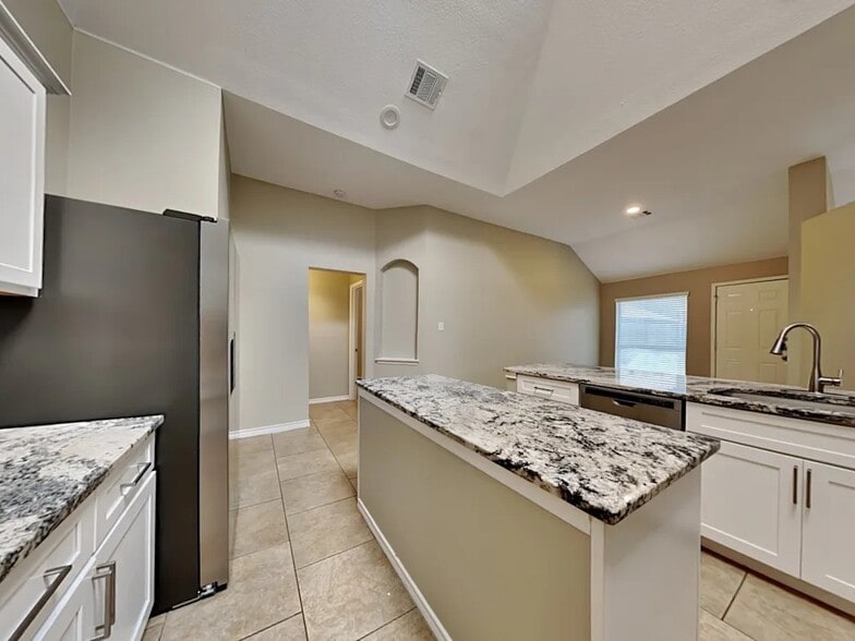 Building Photo - 503 Tumbleweed Dr