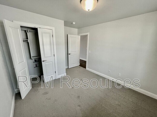 Building Photo - 9100 Yassir Blvd