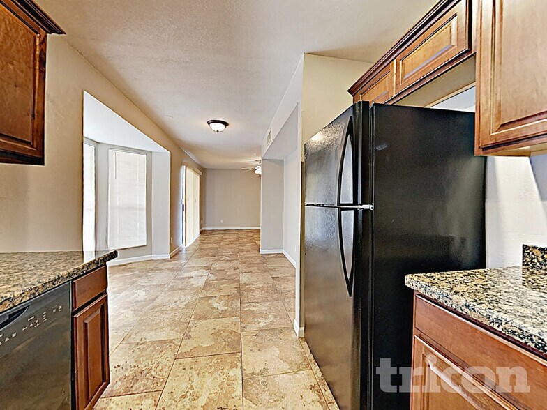 Building Photo - 6317 W Desert Hills Dr