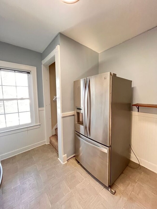 Building Photo - Charming 3-Bedroom Home in a Convenient an...