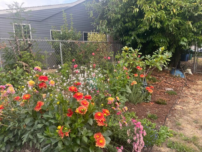 Building Photo - 2103 S Bennett St