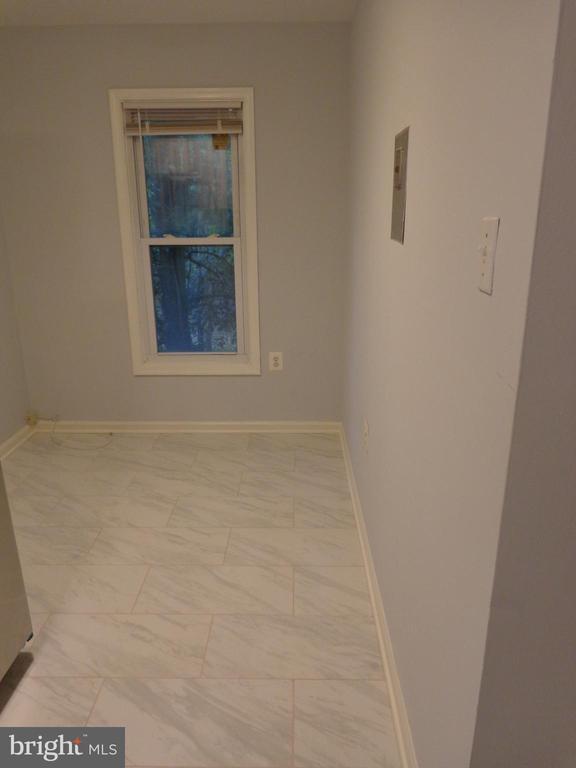 Building Photo - 5565 Peppercorn Dr