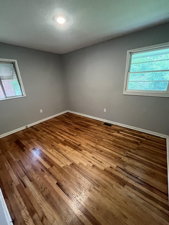 Building Photo - 122 S-24-740