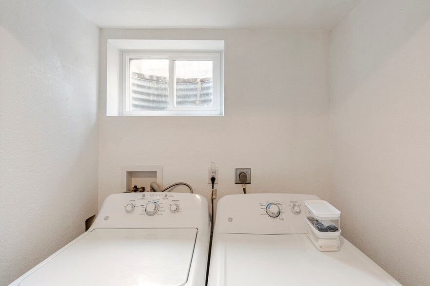 Building Photo - 6129 Wolff St