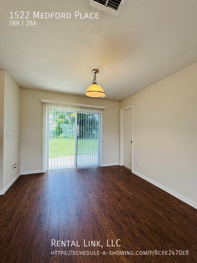 Building Photo - 1522 Medford Pl