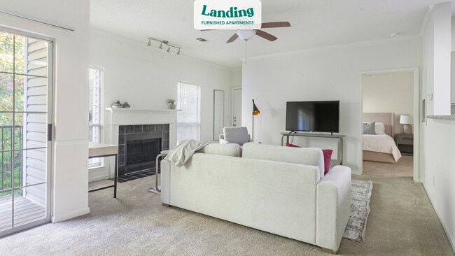 Building Photo - 900 Crowne Park Dr