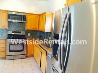 Building Photo - 13306 Magnolia Blvd