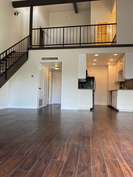 Building Photo - 5460 White Oak Ave