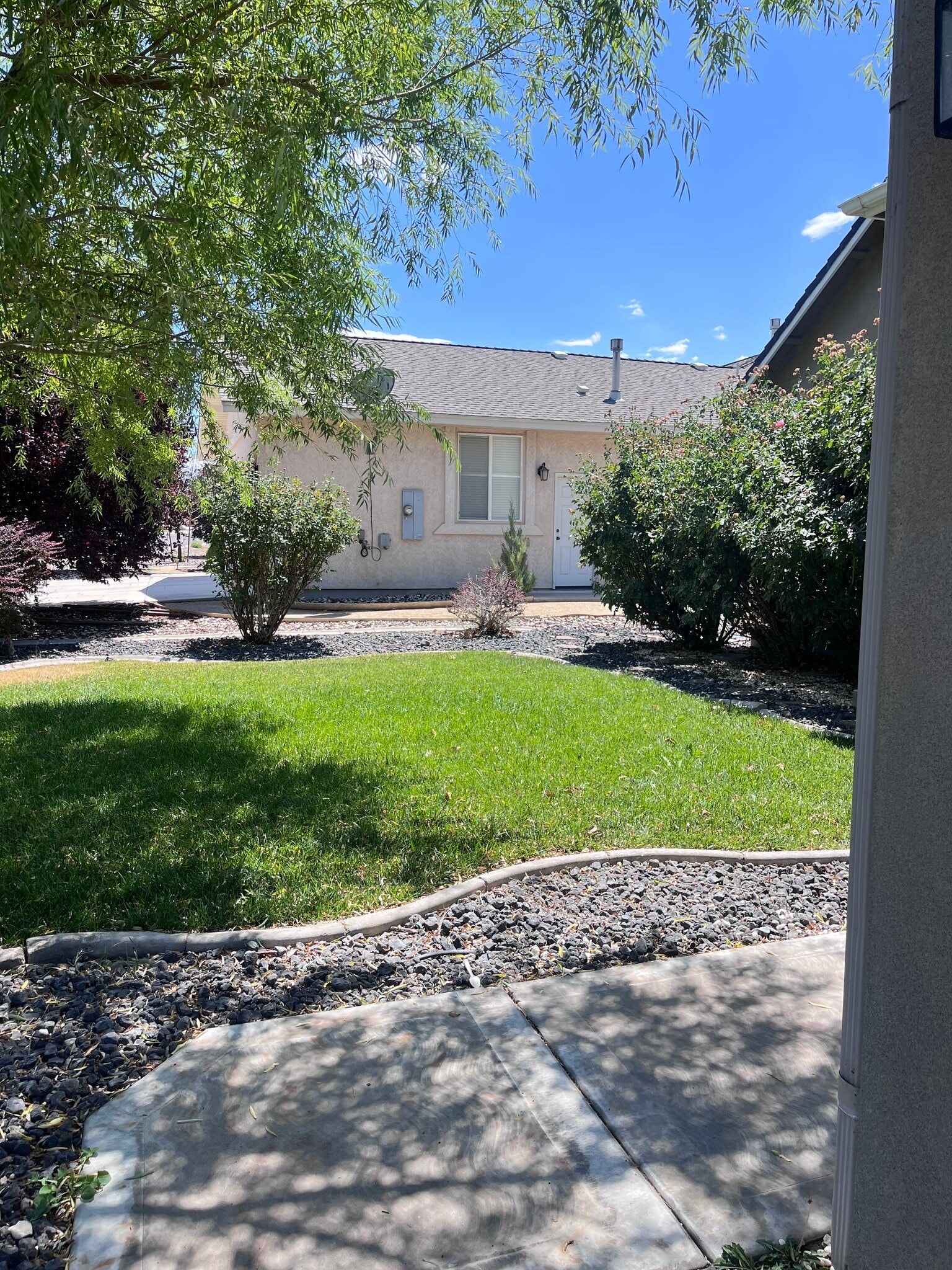 Building Photo - 103 Desert Lakes Dr