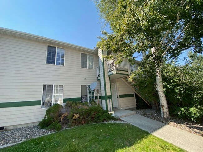 Building Photo - 2 Bedroom 2 Bath Centrally Located Condo