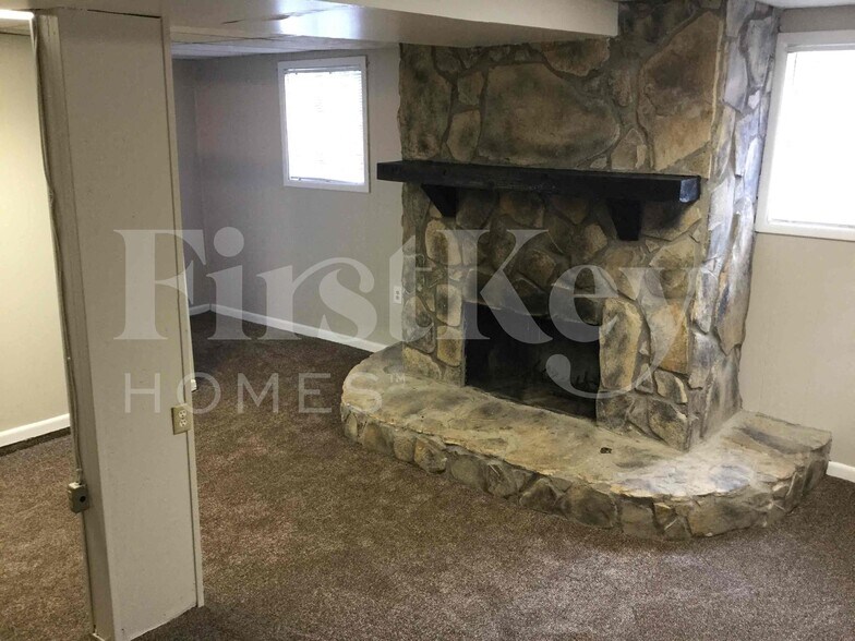 Building Photo - 6634 Imperial Dr