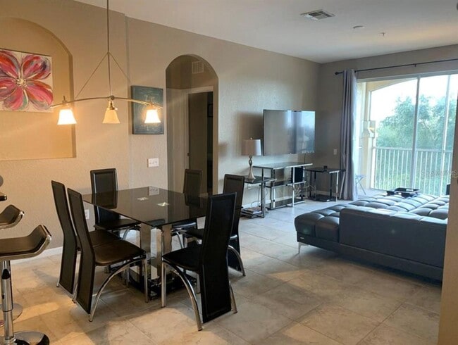 Building Photo - 2484 San Tecla St