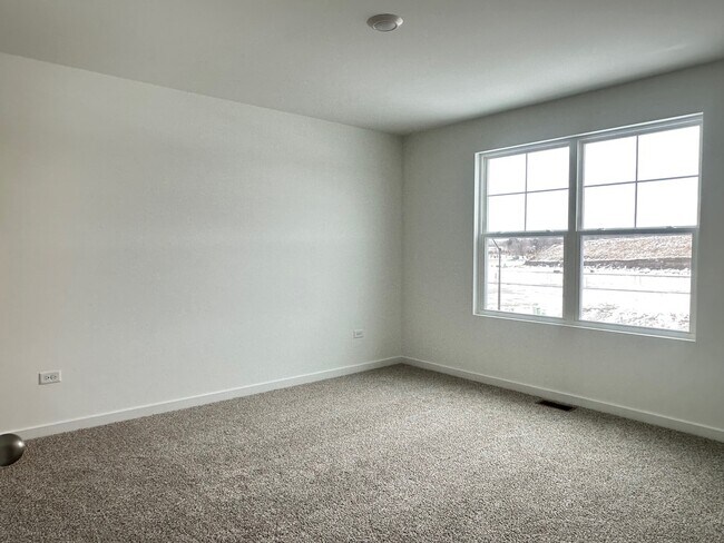 Building Photo - 2274 Barbera Dr