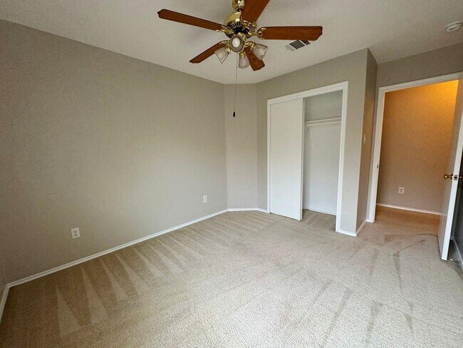 Building Photo - 126 Salado Dr