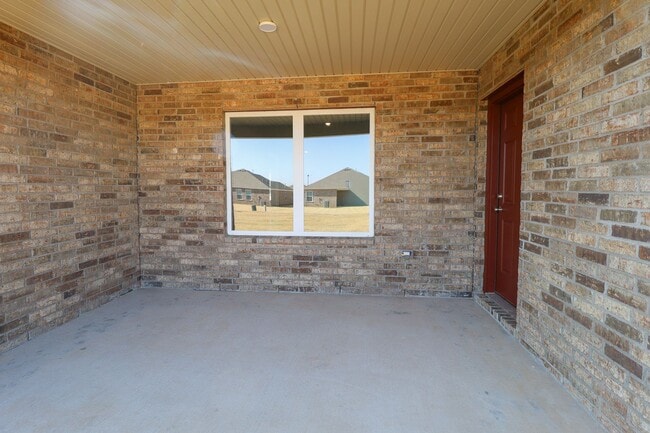 Building Photo - New Build 3 Bedroom Home Available For Immediate Move In!! Robninson Ranch
