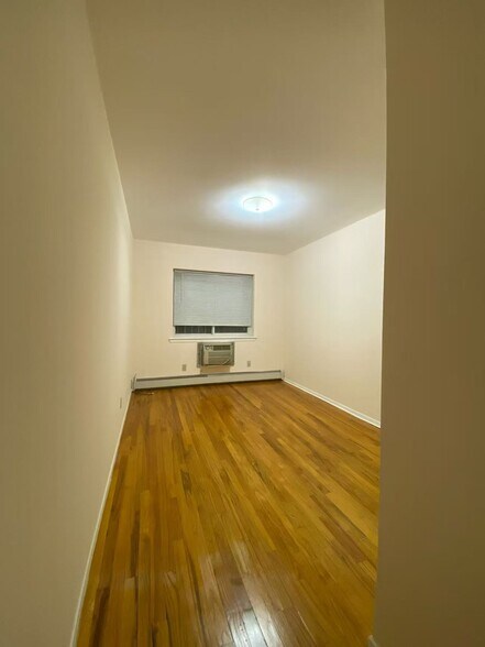 Building Photo - 35-22-22 163rd St