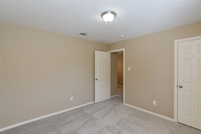Building Photo - 9810 Walnut Hill Dr