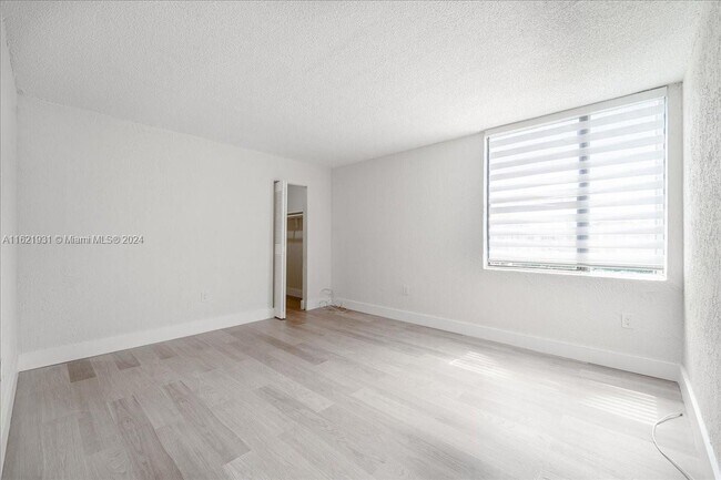 Building Photo - 10500 SW 108th Ave