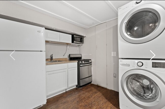 Building Photo - Great rental near Texas Tech University an...