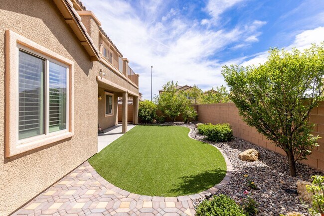 Building Photo - Beautiful West Vegas Home With Next Gen Suite