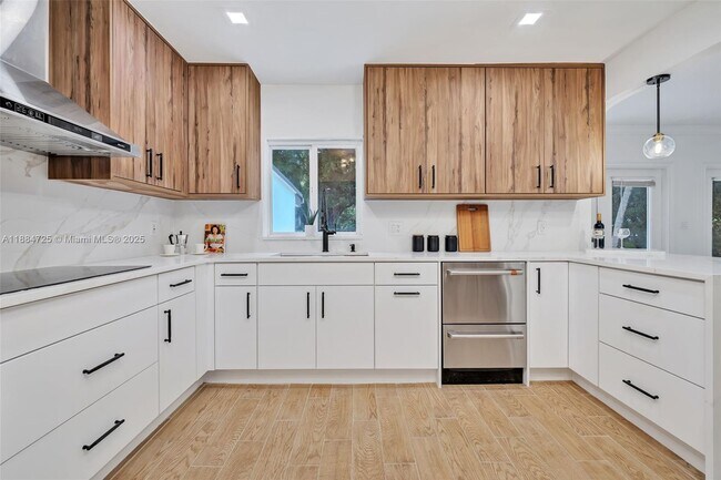Building Photo - 5701 SW 33rd St