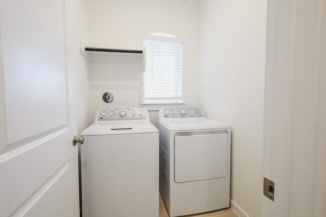 Building Photo - 5043 Henry Merritt St