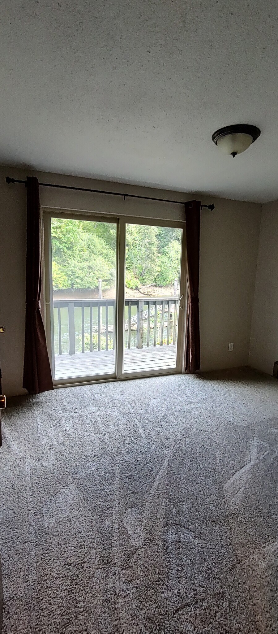 Bedroom with deck - 1307 Madison St