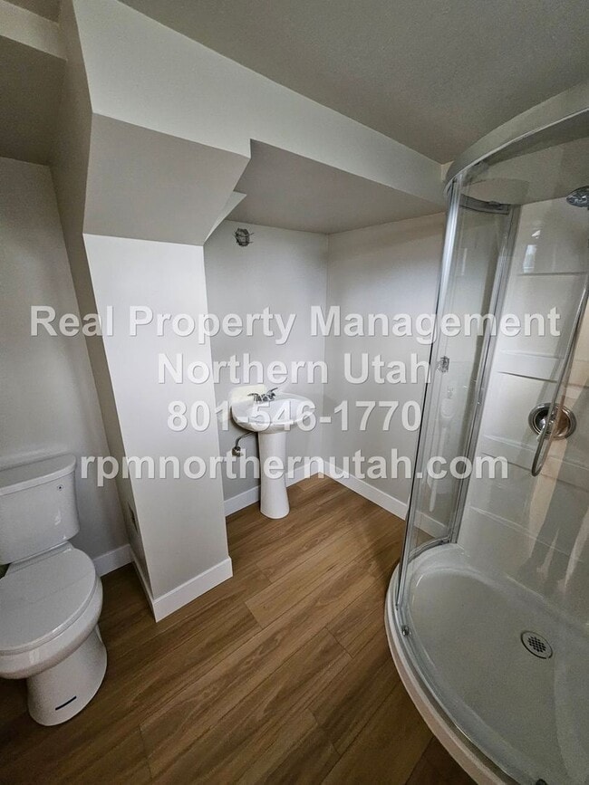Building Photo - 4 Bedroom 3 Bath Home Now Available in Roy!