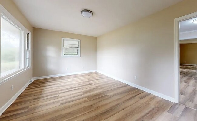 Building Photo - 3 Bed 2 Bath Home