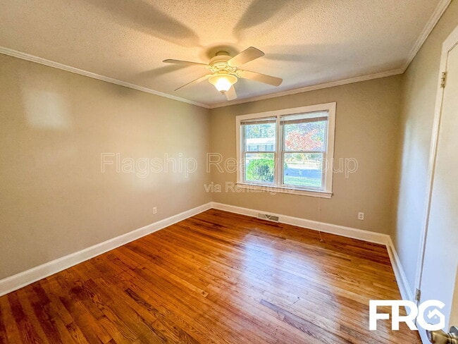 Building Photo - 113 Belmont Dr