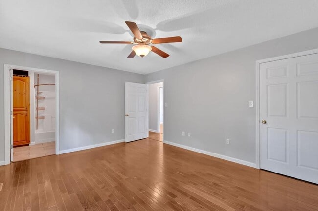 Building Photo - 227 Valley Crest Dr