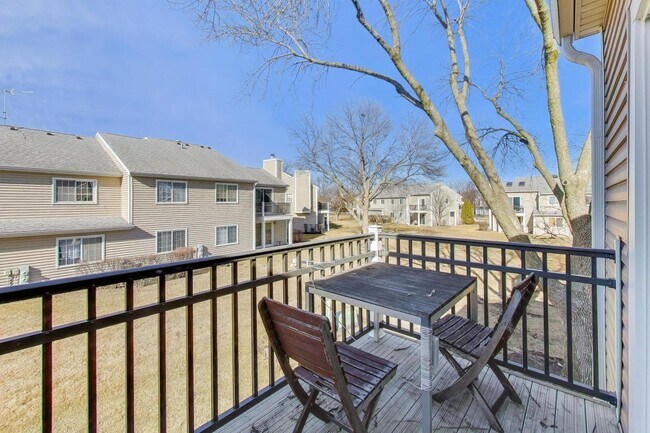 Building Photo - 2122 Southwind Cir