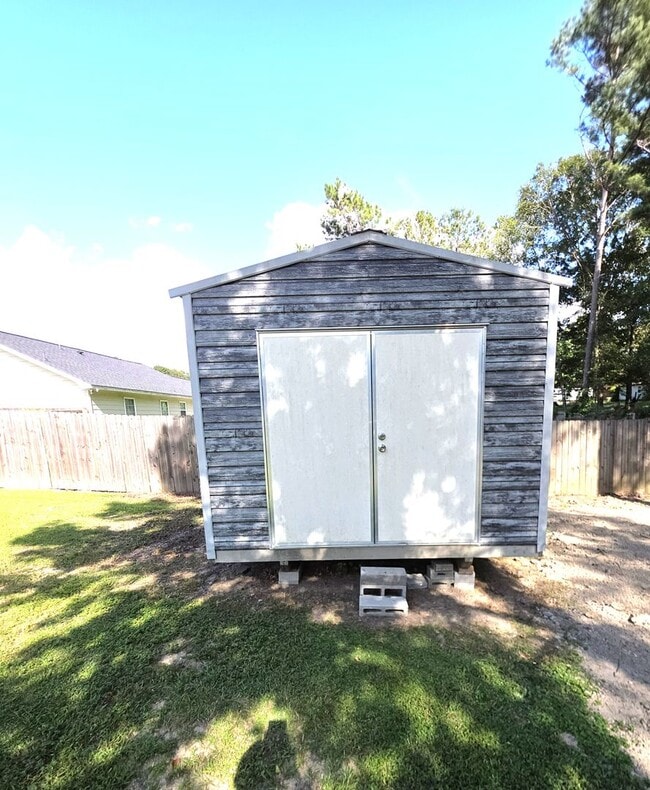 Building Photo - 22 Shadowridge Ln
