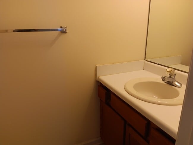 Building Photo - 743 Treasure Dr SW