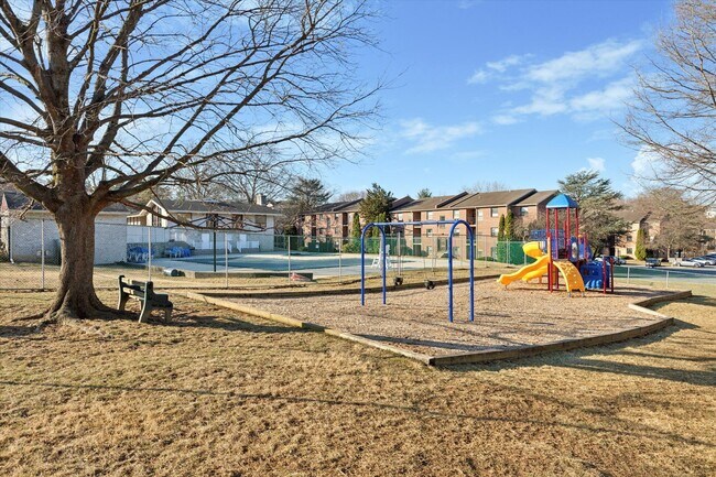 Building Photo - Recently Renovated 2BR Condo in Sought-After Goshen Valley