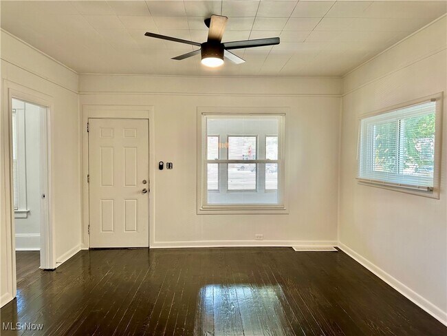 Building Photo - 1855 W 65th St