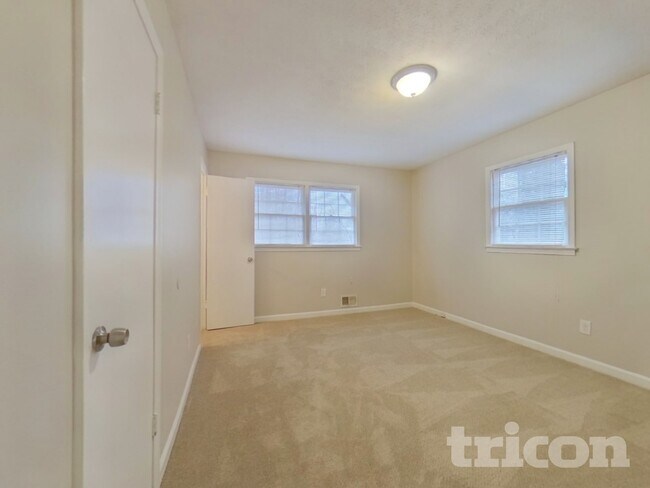 Building Photo - 5020 Horton Pl