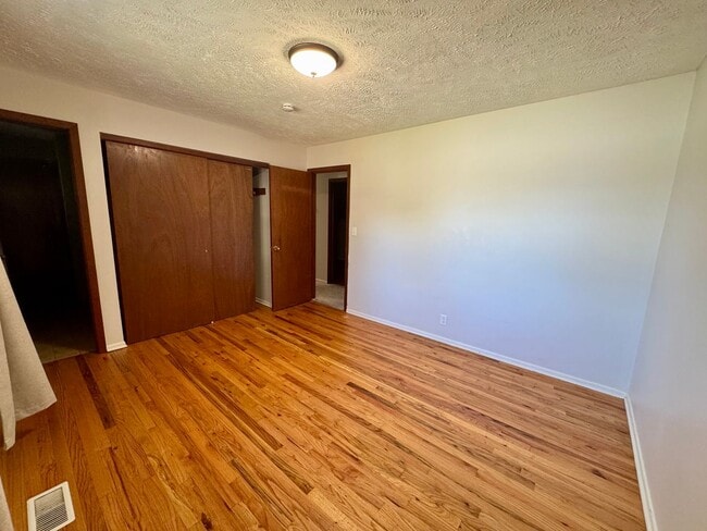 Building Photo - 3 bed 1 1/2 bath in NE Lincoln