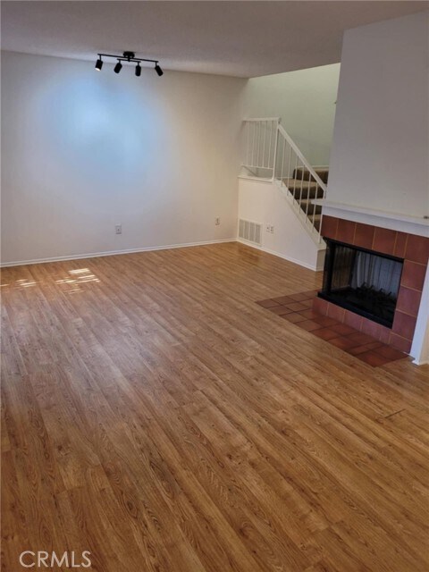 Building Photo - 2452 Chandler Ave