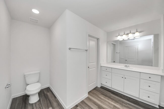 Building Photo - 10315 Malta Trce Dr