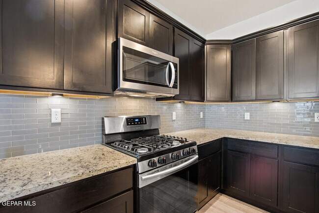 Building Photo - 14345 Jonathan K. Molina Ct