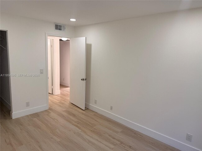 Building Photo - 100 SW 132nd Way