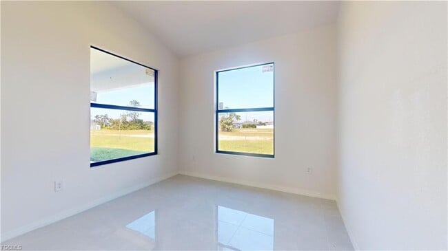 Building Photo - 2421 NW 24th St