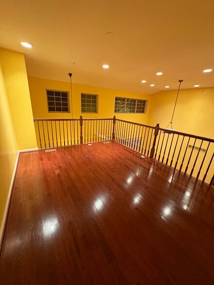 Building Photo - 950 Nathaniel Trl