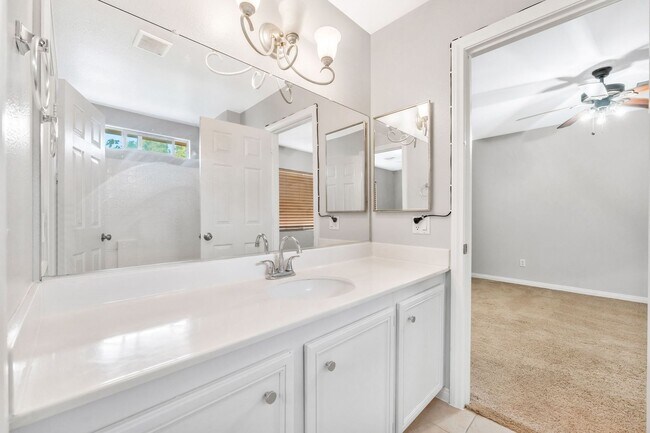 Building Photo - SUMMERLIN HOME, 3 BEDROOMS, LARGE BACKYARD, MINUTES FROM DOWNTOWN SUMMERLIN